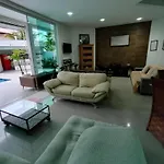 Casa Linda E Espacosa Com Piscina No Guaruja