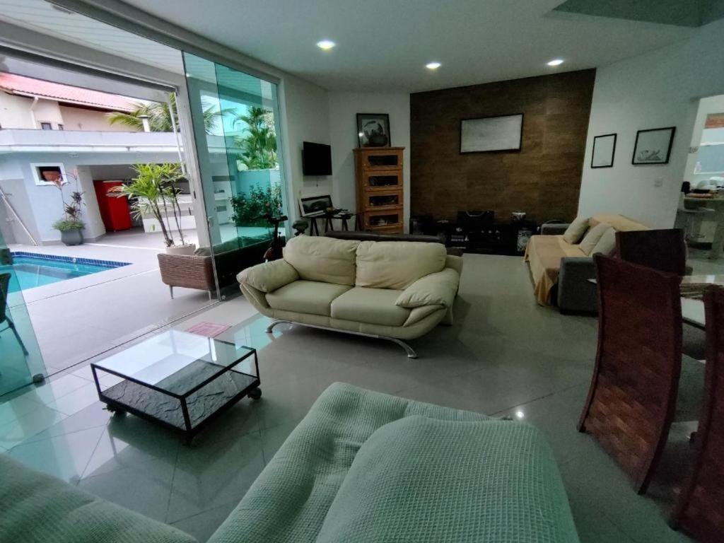 Casa de férias Casa Linda E Espacosa Com Piscina No Guarujá
