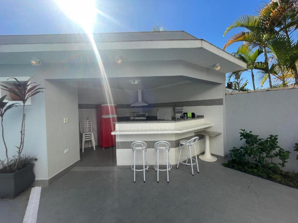 Casa Linda E Espacosa Com Piscina No
