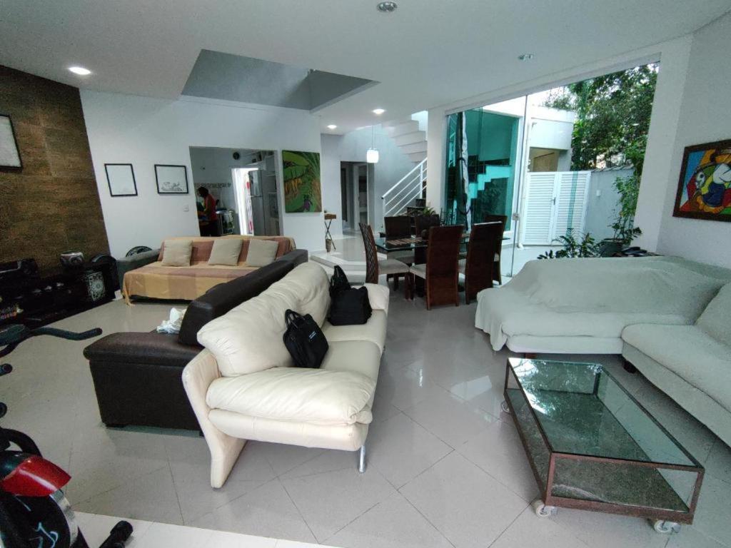 Casa de férias Casa Linda E Espacosa Com Piscina No Guarujá