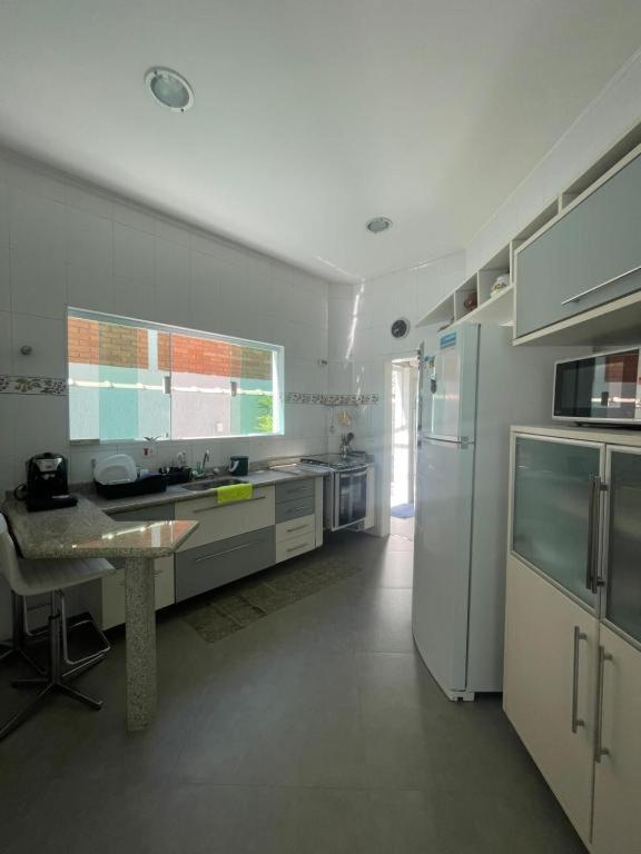 Casa Linda E Espacosa Com Piscina No