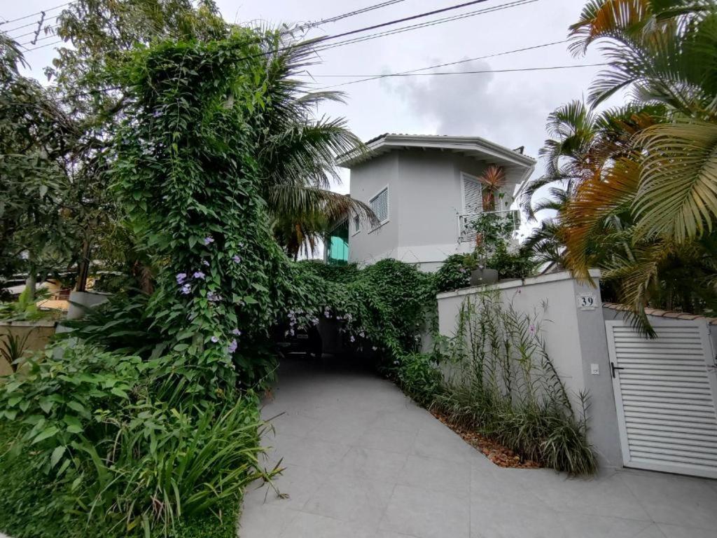 Casa Linda E Espacosa Com Piscina No *